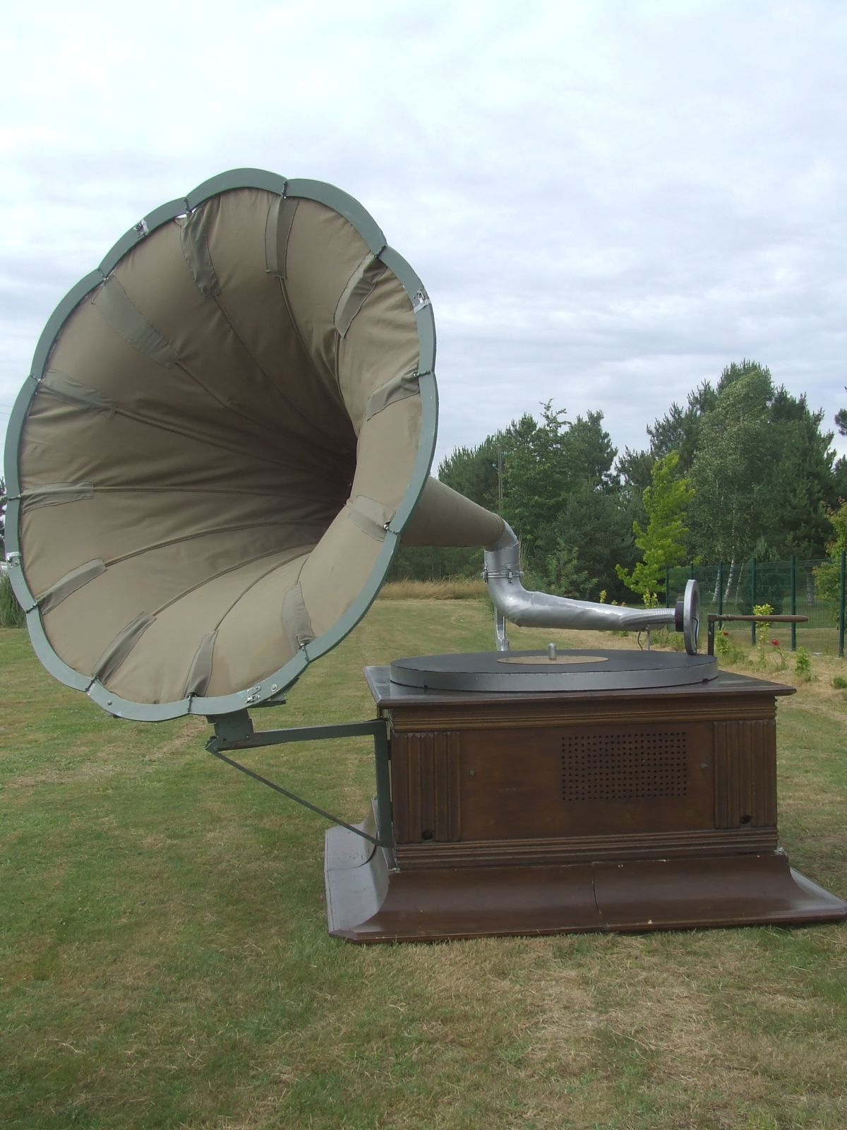 Le gramophone géant