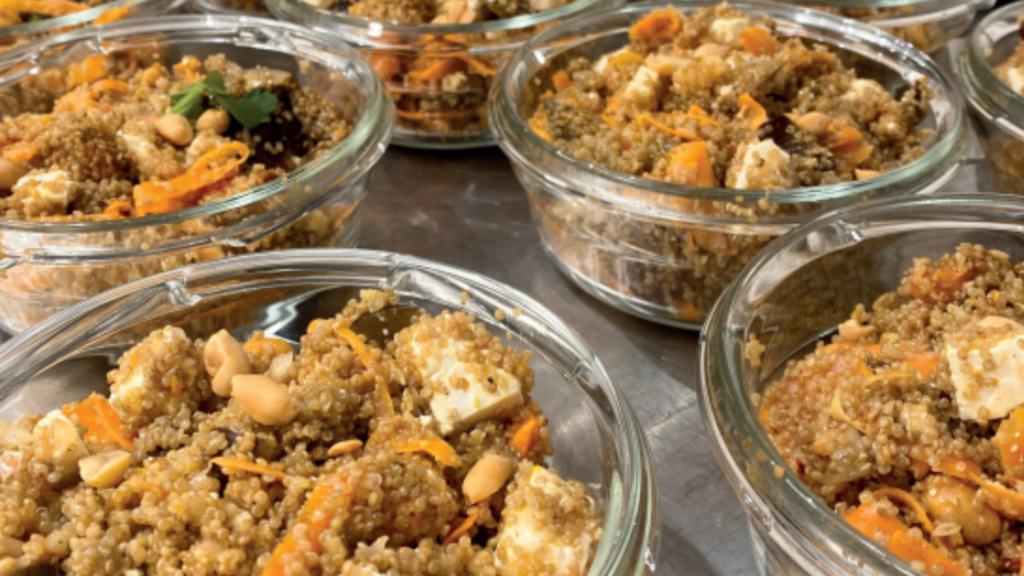 déjeuner au quinoa par le traiteur végétarien innovant à Lille