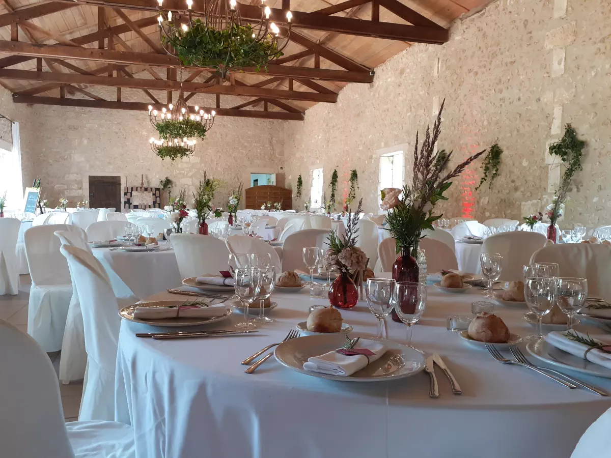 Dîner dans la salle de réception