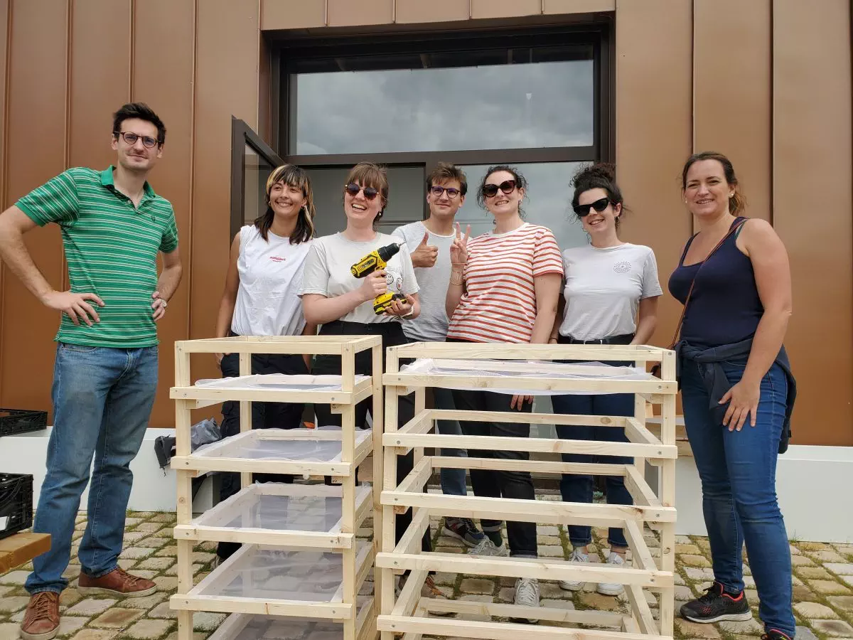 Fabrication de séchoirs pour les graines