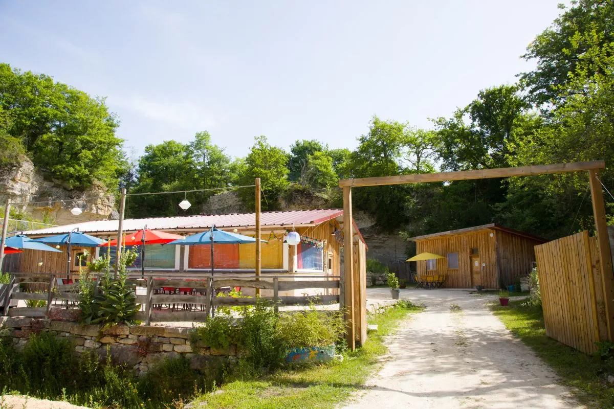 Arrivée au hameau des pierreux