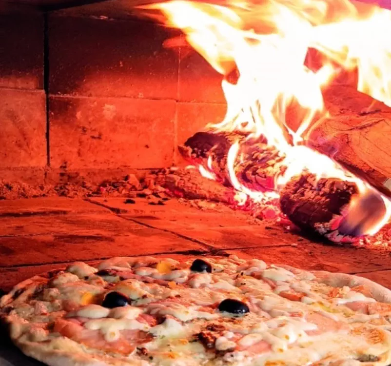 Pizza et feu de bois