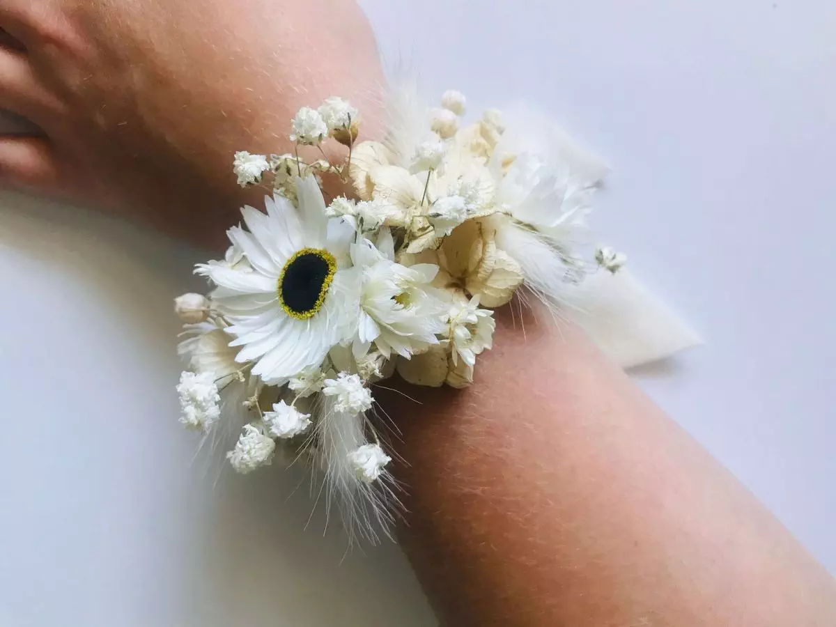bracelet de fleurs séchées