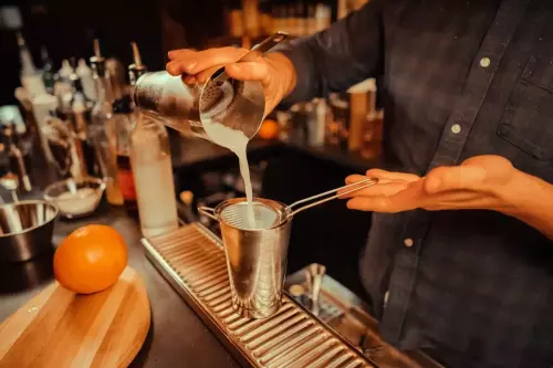 Laissez parler votre créativité avec l’atelier mixologie au champagne !