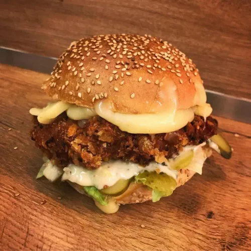 CHICKEN BURGER