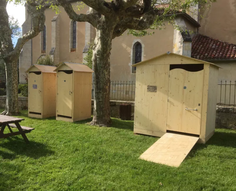 Toilettes sèches et toilettes sèches PMR