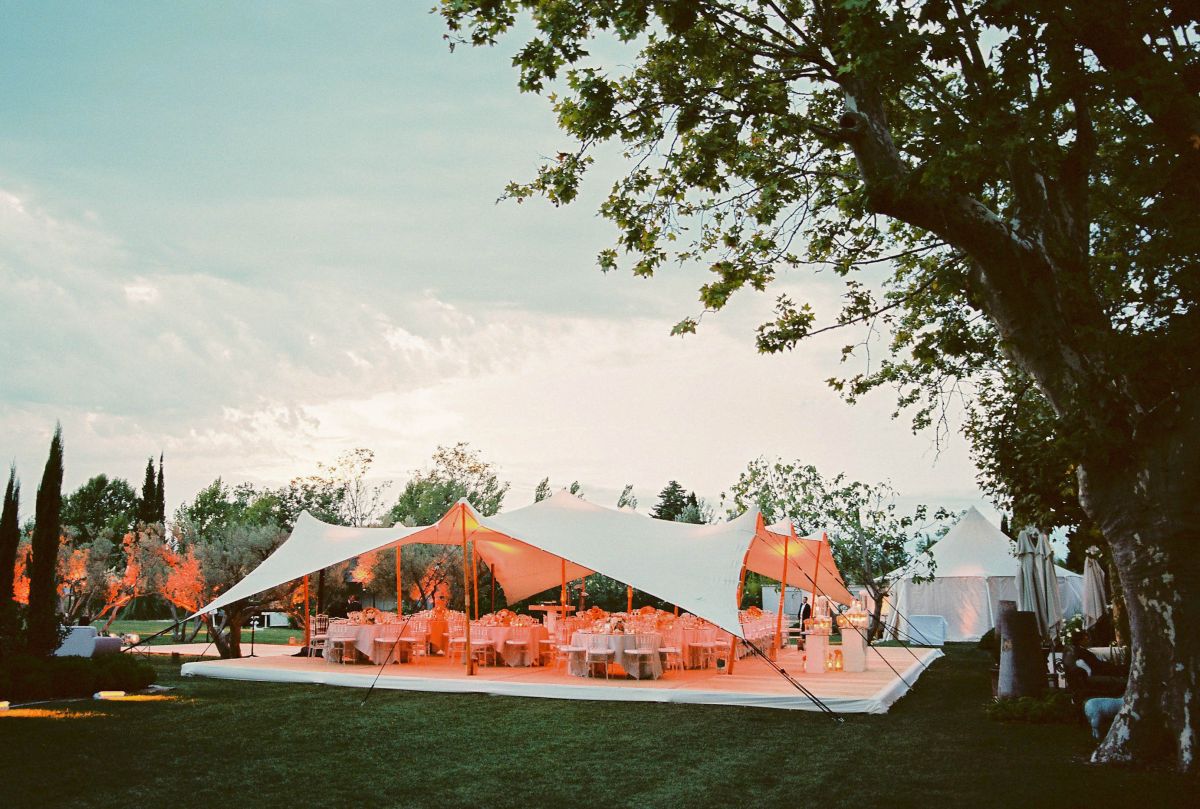 Location de tentes, chapiteaux et luminaires dans le Grand Est