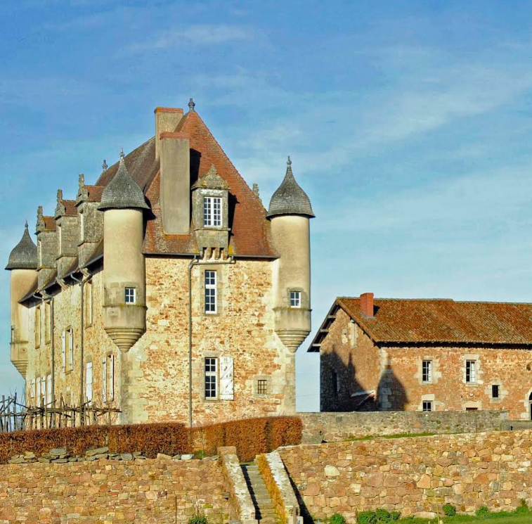 Salle de réception dans un château près de Limoges