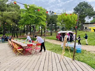 Savourez un repas dans la nature en compagnie de vos collaborateurs/rices