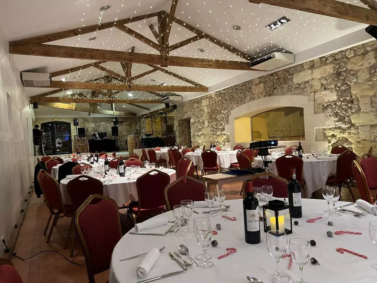 Château Saint Ahon - Salle de réception - repas assis