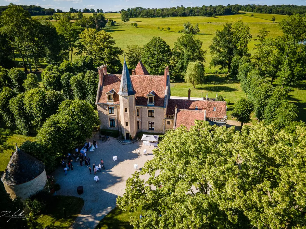 Vue arrière du château du Sallay 