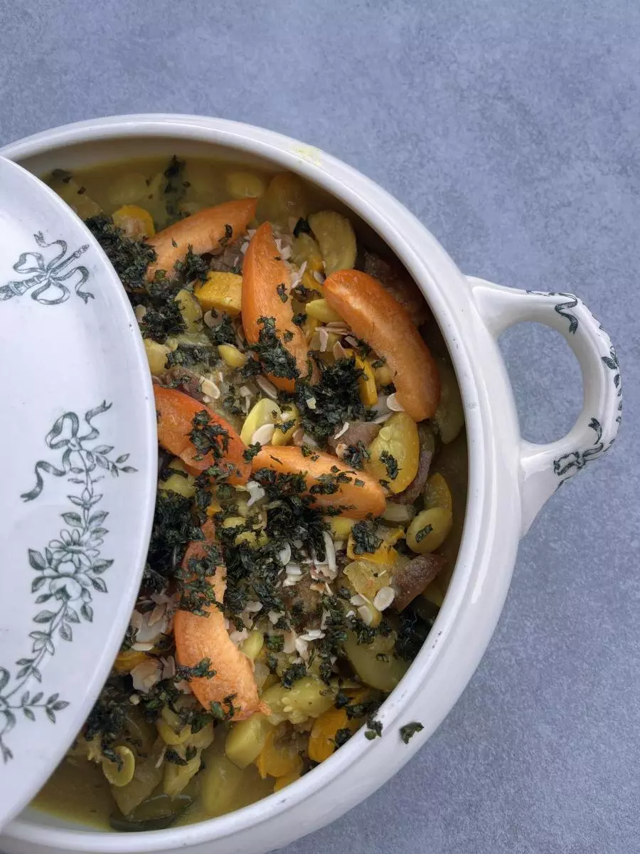 Tajine de courgettes abricots amandes