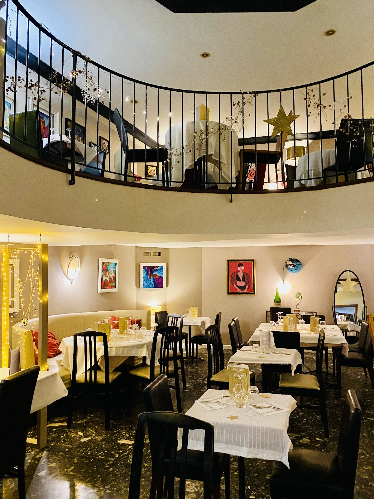 Salle de restaurant et cuisine engagée à Marseille