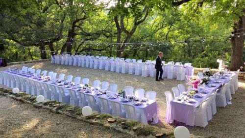 Beau domaine en pleine nature pour mariage ou séminaire dans le Lubéron