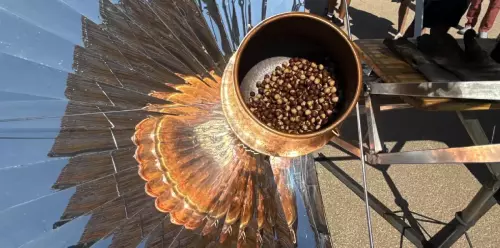 Annimation innovante de production d'amandes et noisettes torréfiées et caramélisées à partir d'une cuisinière solaire