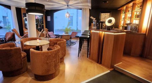 Bar / accueil / salon 