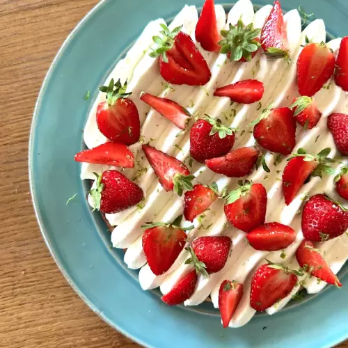 Tarte aux fraises, citron vert et basilic