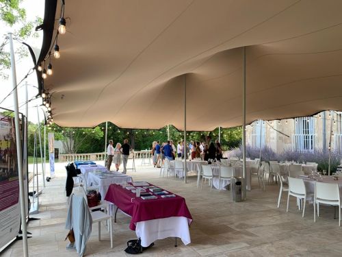 Château avec piscine et tente strech à Montpellier