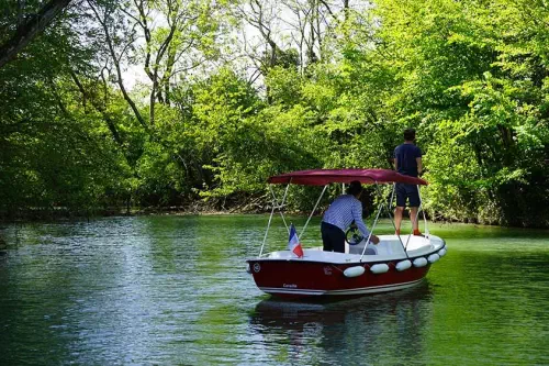 Chasse au trésor en bateaux électriques à Meaux