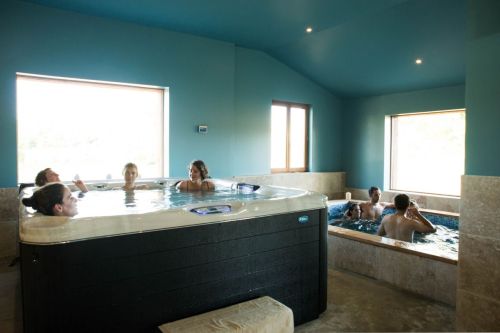 L'espace balnéo (piscine intérieure, jacuzzi, sauna, hammam)