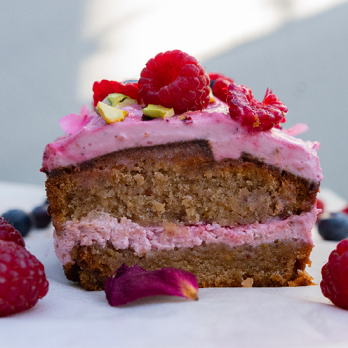Moelleux pistache, huile d'olive, rose & framboise