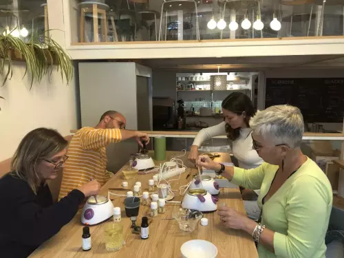 Atelier couronne de noël sur Paris