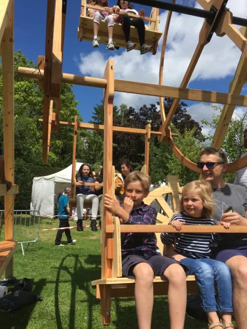 Grand manège en bois en Auvergne-Rhône-Alpes