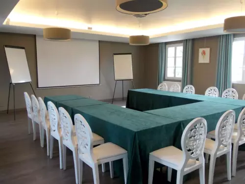 Salle de séminaire en U