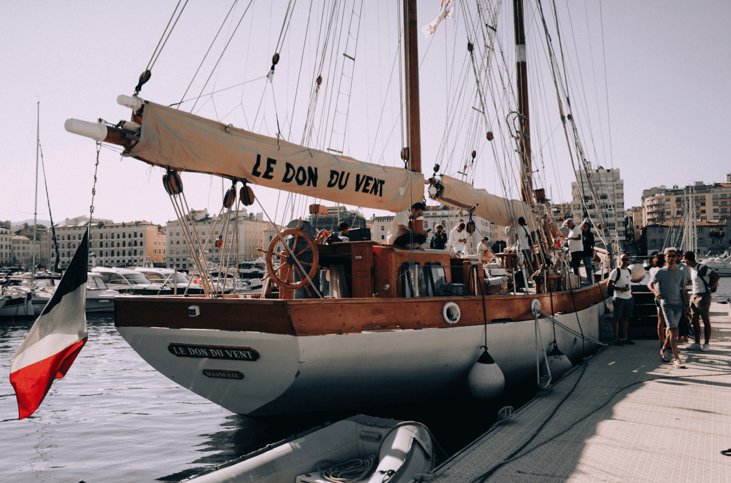 Evénements sur un voilier à Marseille