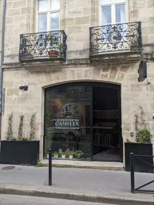 Café convivial et solidaire à Bordeaux