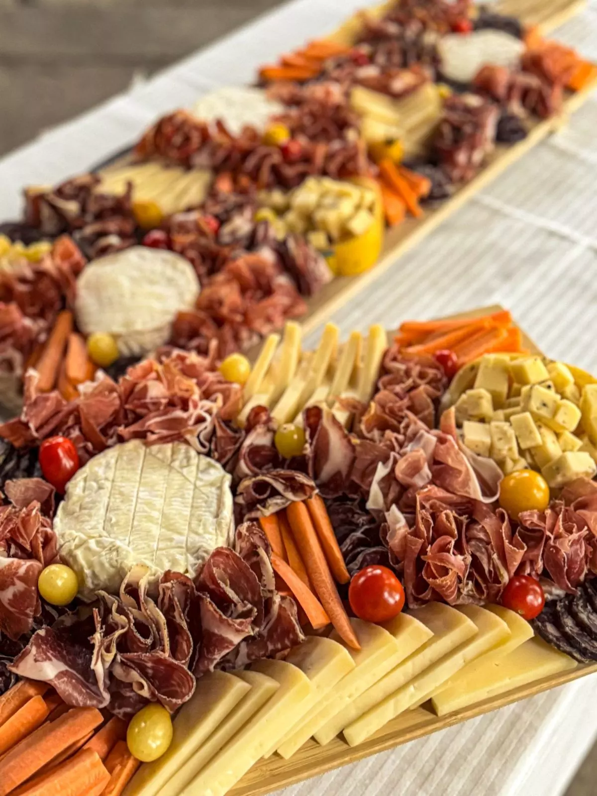 Planche de charcuterie et fromages de producteurs