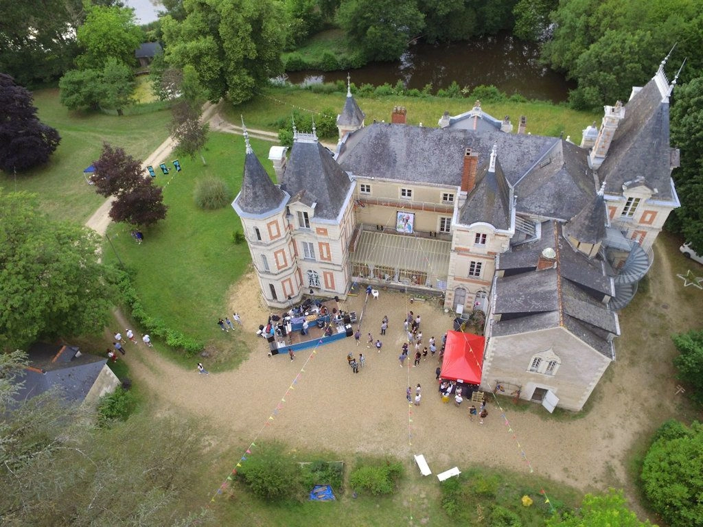 Charmant château du XIXè dans le Maine-et-Loire