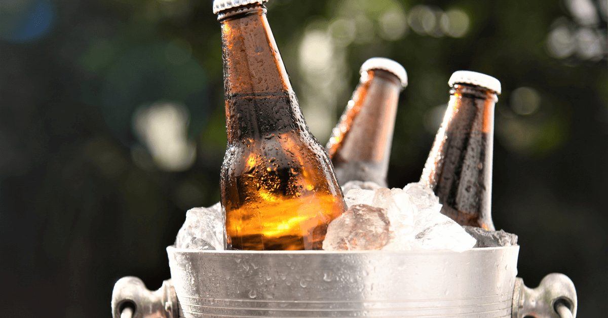 3 bières dans un sceau à glace