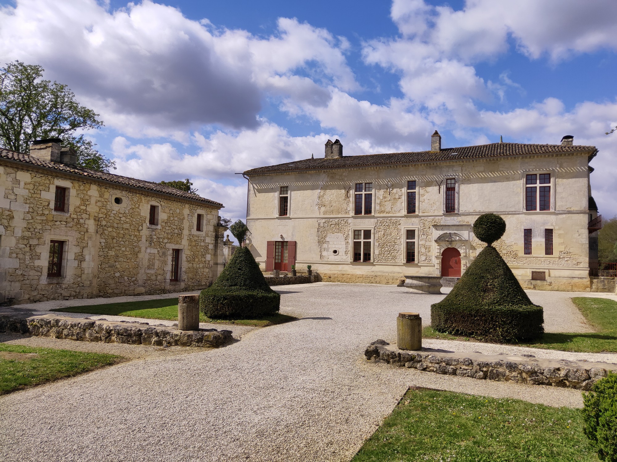 Château de Castelneau, devanture