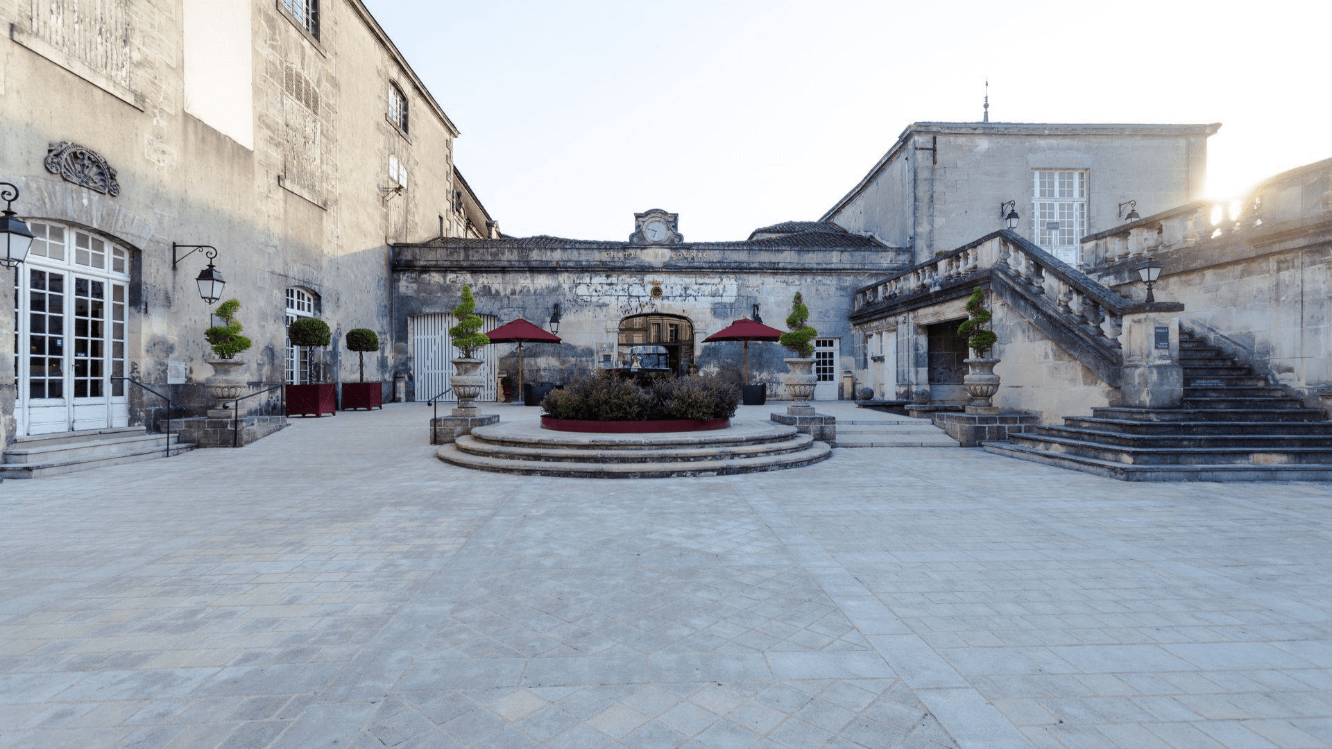facade chateau royal de cognac