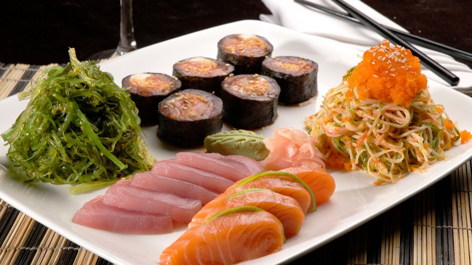 plat de sushis et makis :traiteurs asiatiques bordeaux